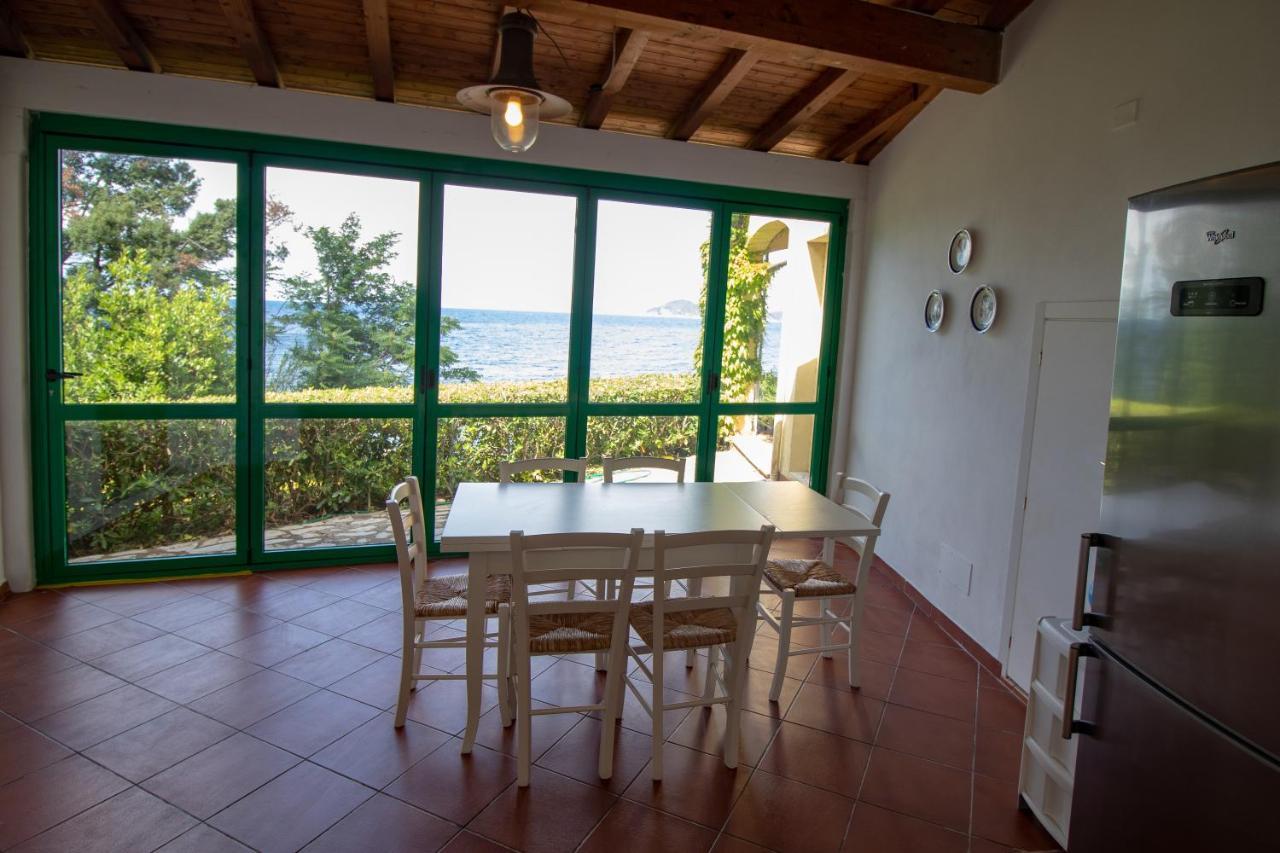 Villa Le Sprizze A Bordo Del Mare - Goelba Marciana Marina Kültér fotó