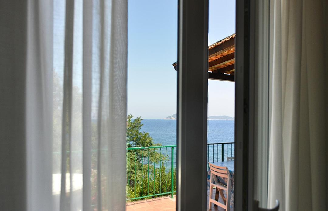 Villa Le Sprizze A Bordo Del Mare - Goelba Marciana Marina Kültér fotó